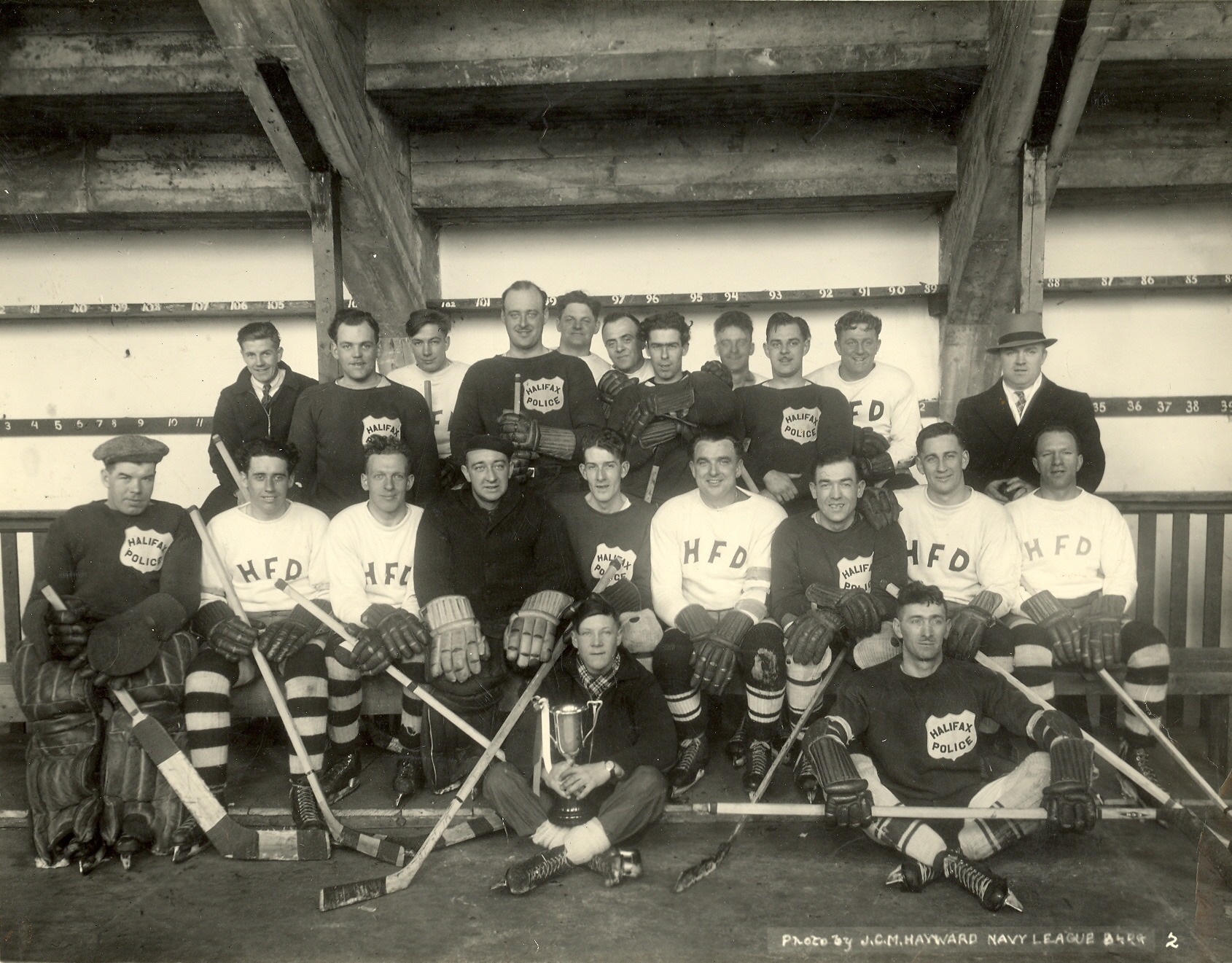 Black and white photograph of a hockey team