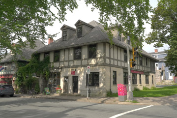 5509 Young Street, Royal Bank Building