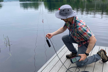 LakeWatchers coordinator tests the water quality at a local lake